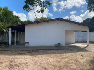 Casa Principal, Lateral
